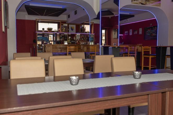 ホテル Pansion San Bihać エクステリア 写真
