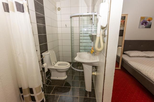 ホテル Pansion San Bihać エクステリア 写真