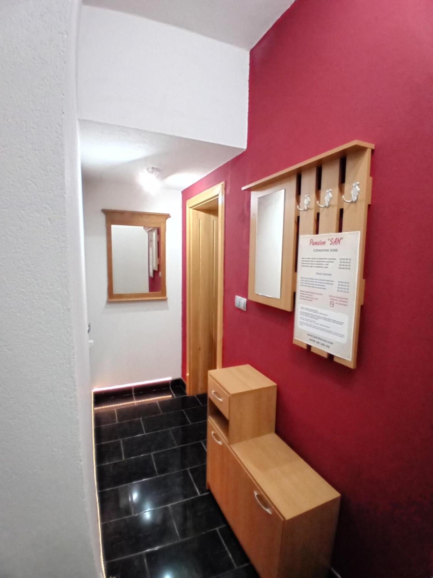 ホテル Pansion San Bihać エクステリア 写真
